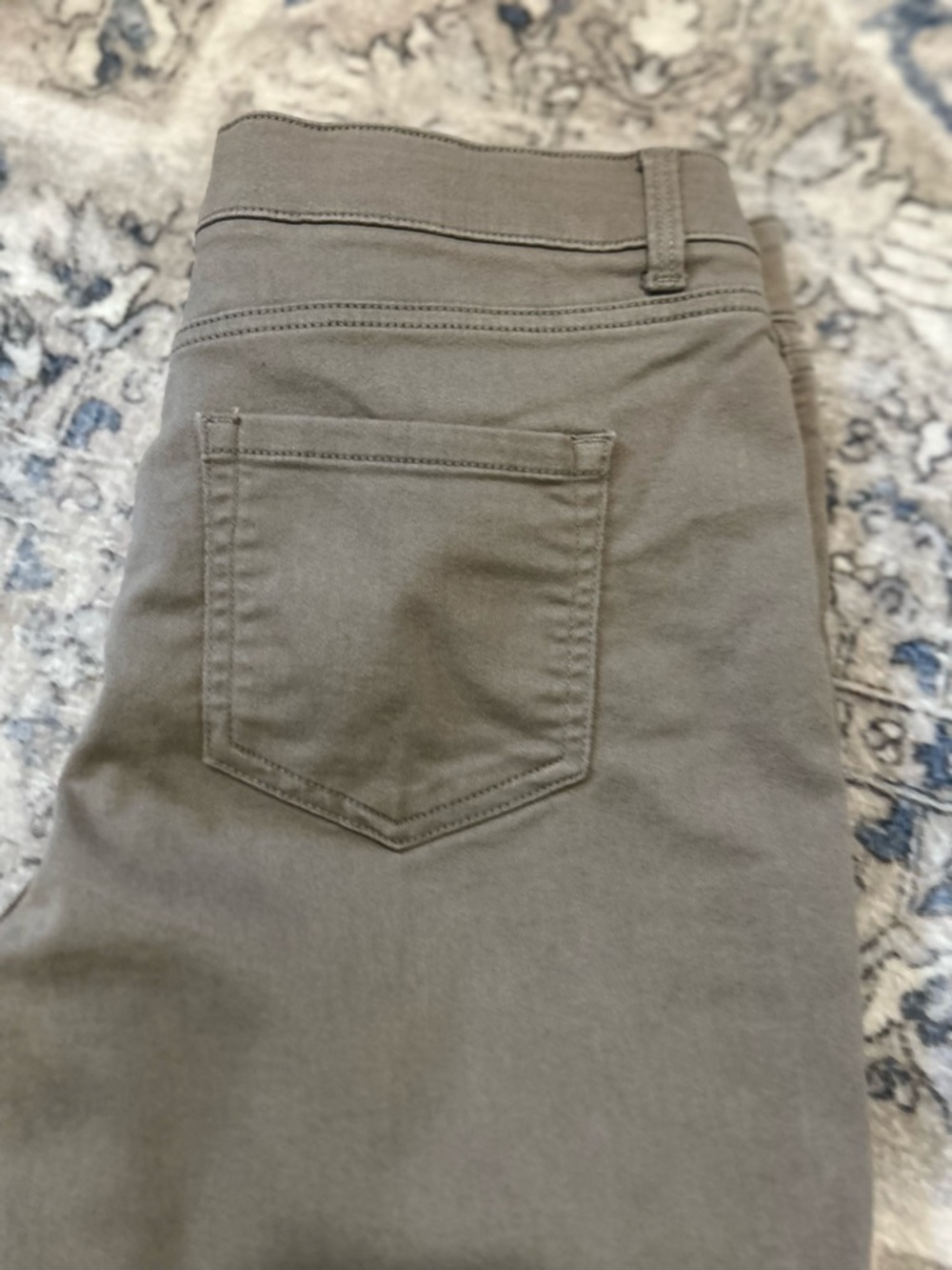 Liz Claiborne Women’s Slim Leg Mid-rise  Pants - Picture 7 of 7